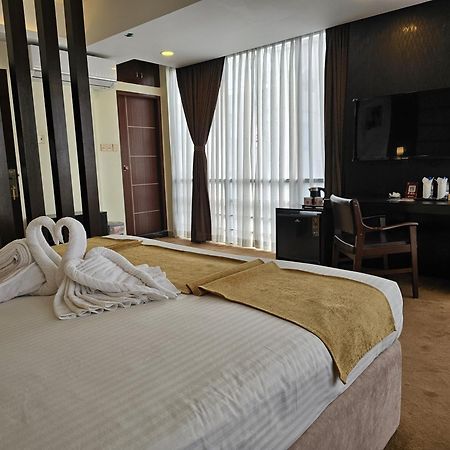 White Park Hotel & Suites チッタゴン エクステリア 写真